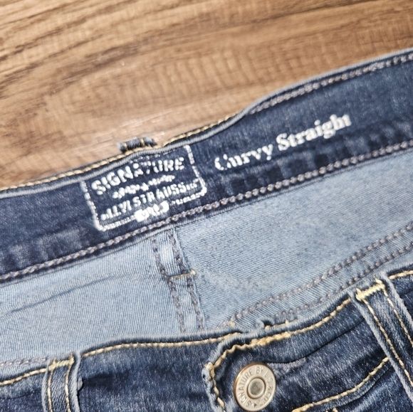 Levis Sigmature Curvy Strait Jeans size 31 Waist Inseam taken up to 27in Rare - Picture 2 of 3